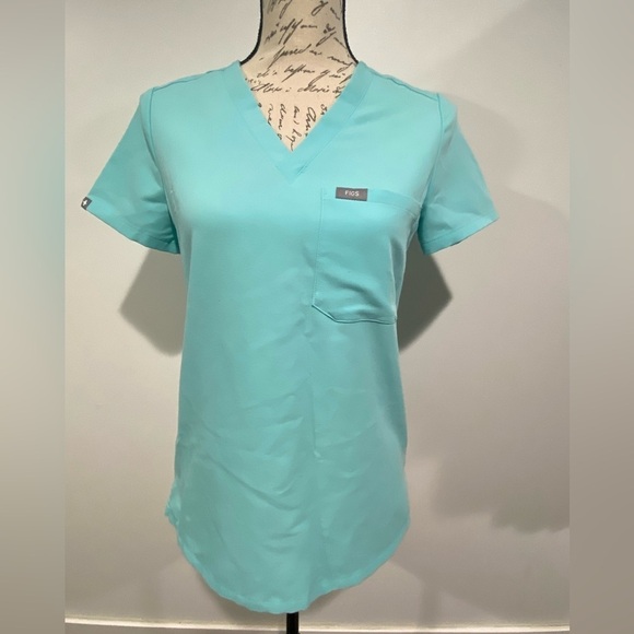 Figs technical collection single pocket scrub top - Picture 6 of 6